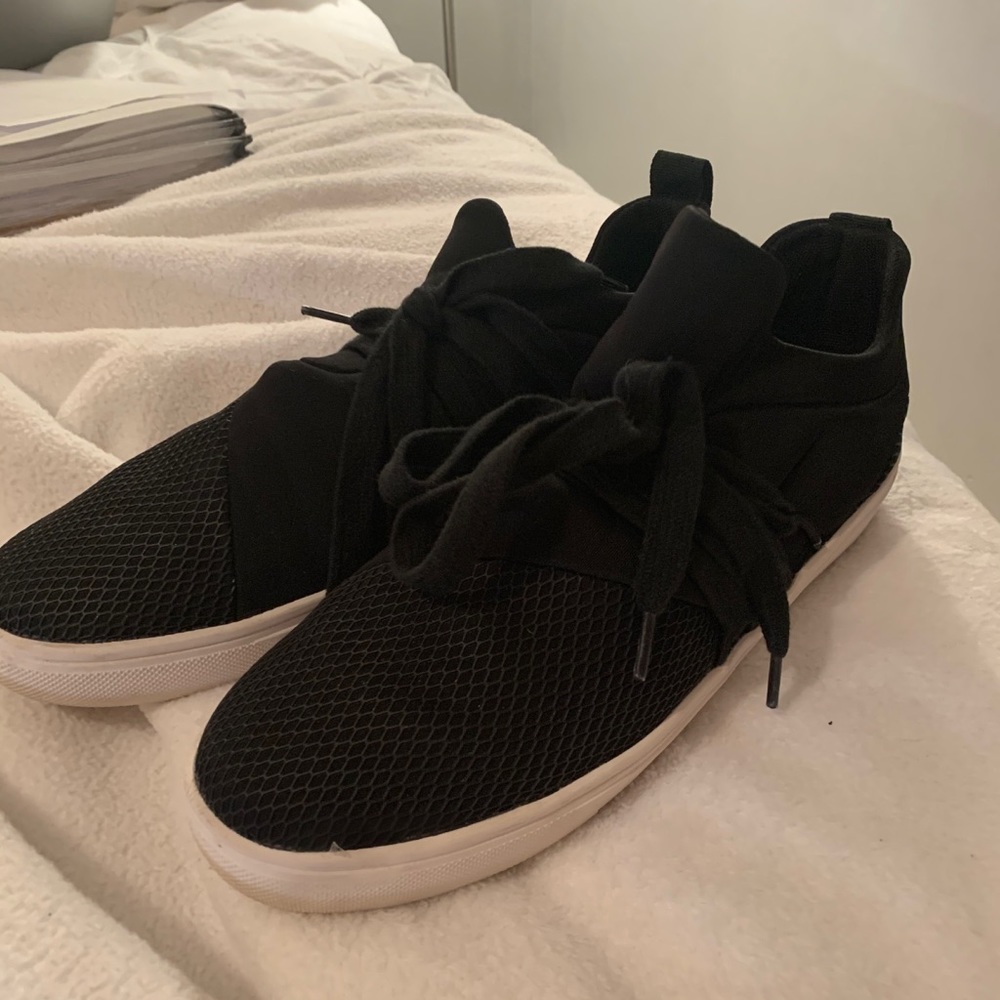 Steve Madden Black Sneakers